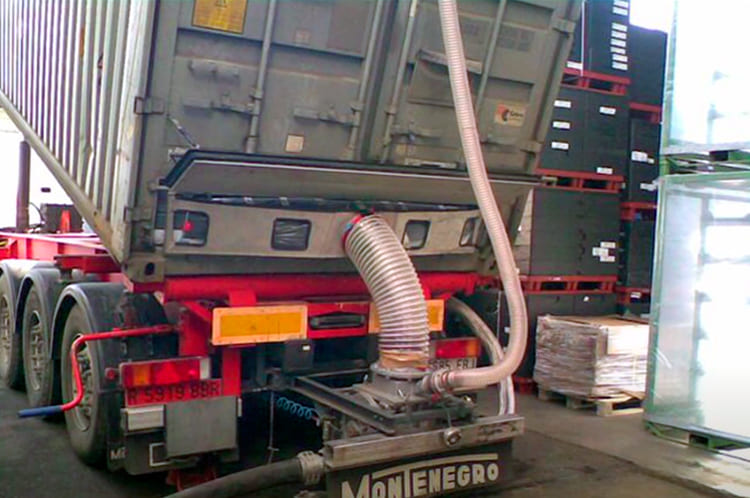 Specialists in transporting bulk and heated products​